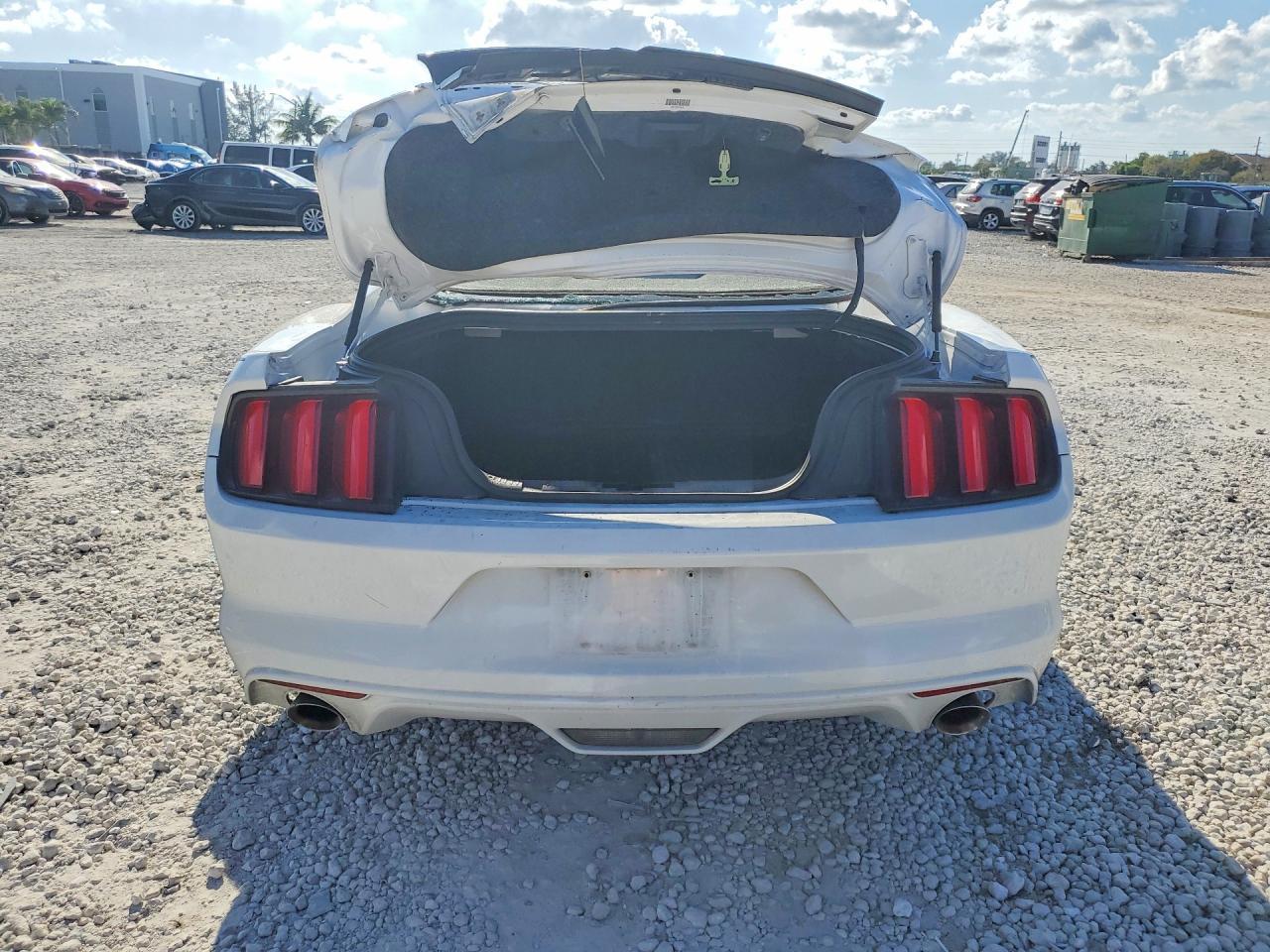 2016 Ford Mustang - Фото 6