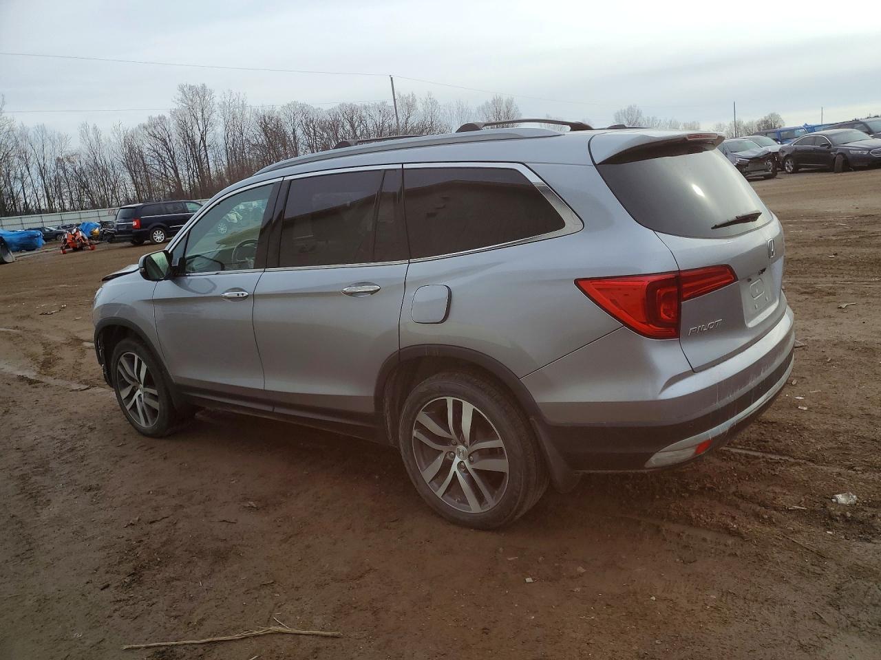 2017 Honda Pilot Elite - Фото 2