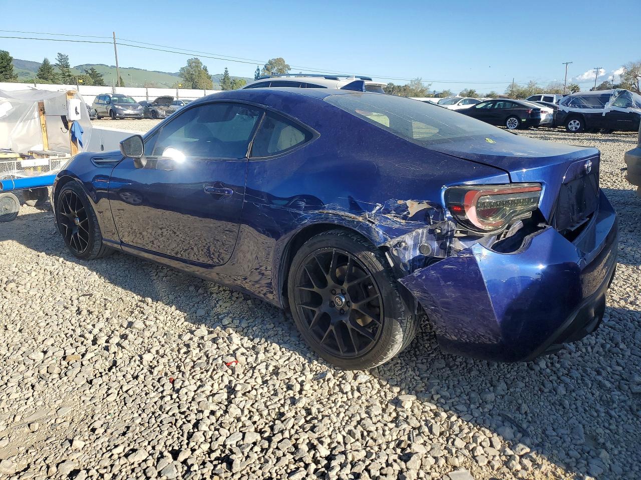 2017 Toyota 86 Base - Image 2