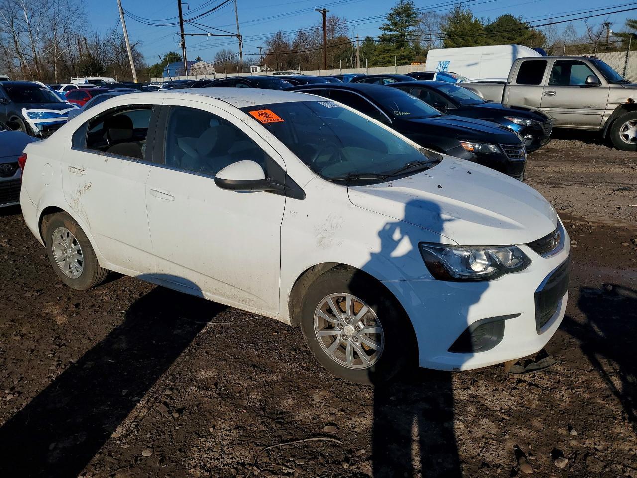 2017 Chevrolet Sonic Lt - Image 4