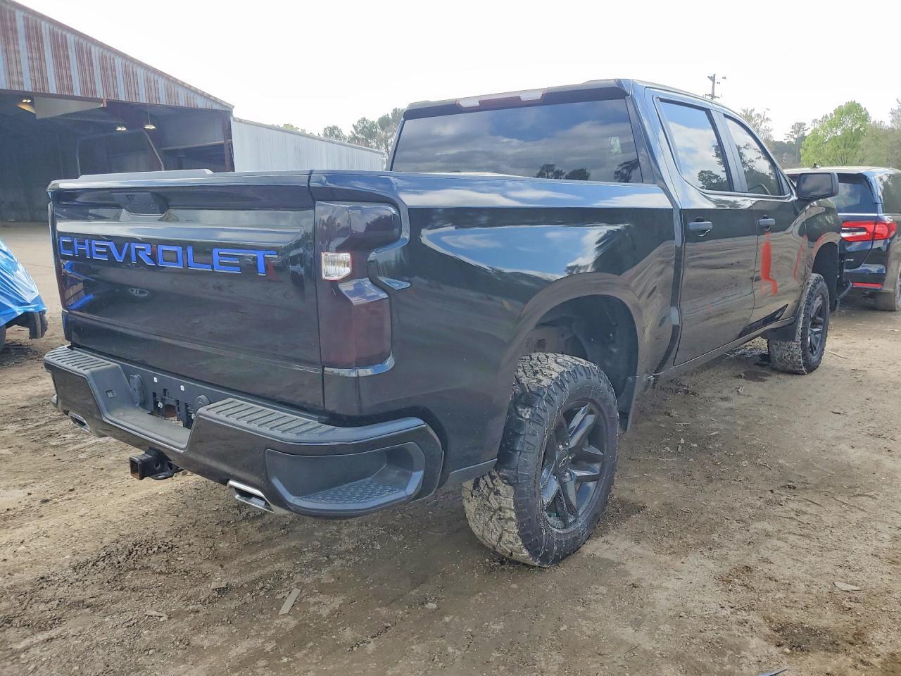 2021 Chevrolet Silverado Trail Boss Custom - Фото 3