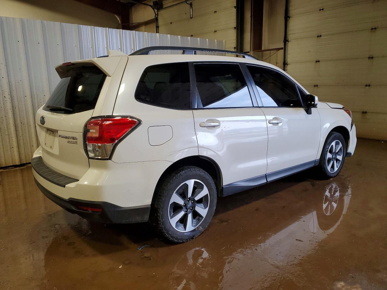2017 Subaru Forester 2.5I Premium - Image 3