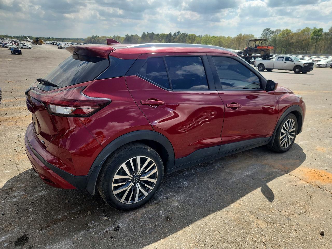 2022 Nissan Kicks Sv - Image 3
