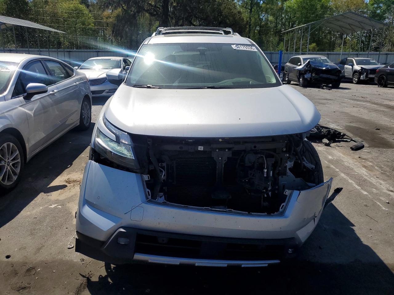 2022 Nissan Pathfinder Platinum - Фото 5