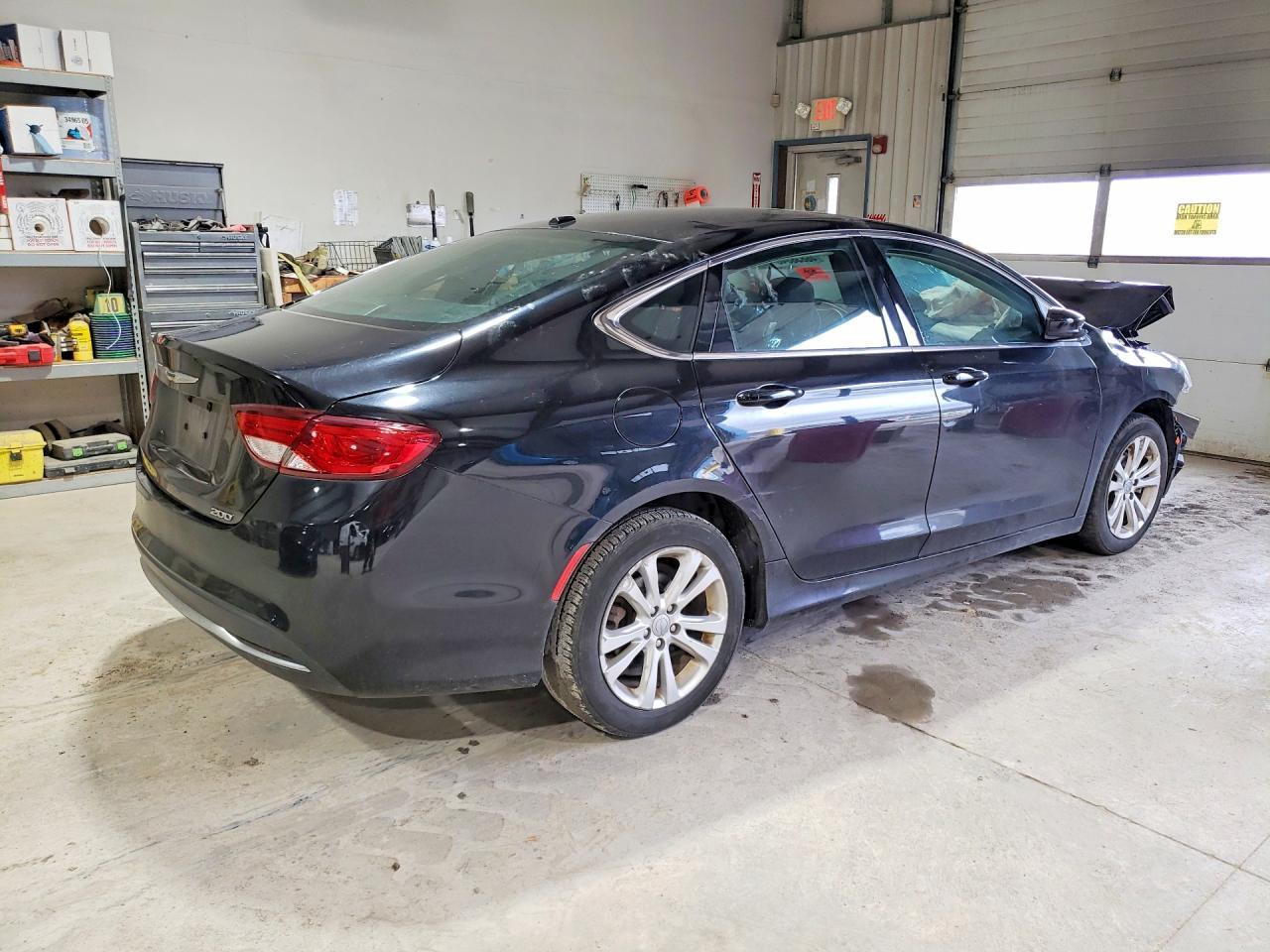 2015 Chrysler 200 Limited - Фото 3