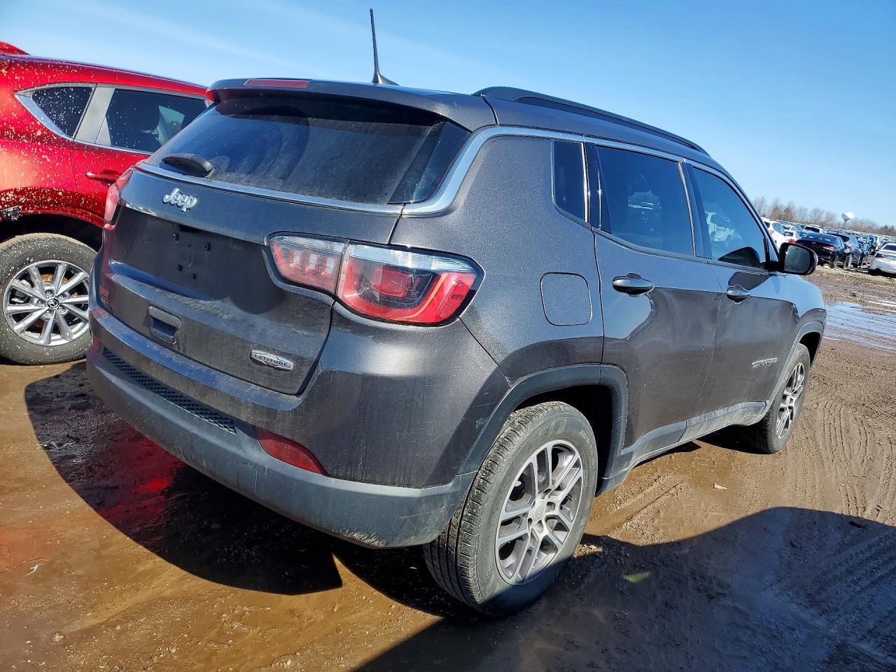 2017 Jeep Compass Latitude - Image 3