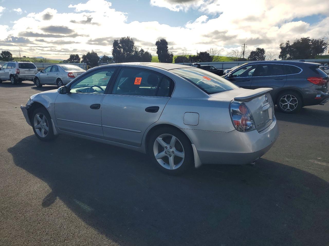 2005 Nissan Altima 3.5 Se - Фото 2