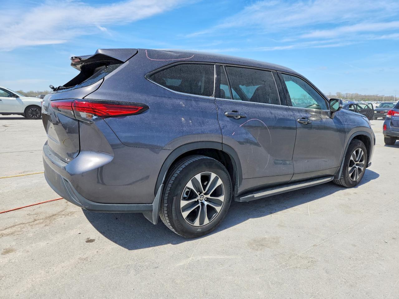 2022 Toyota Highlander Xle - Фото 3