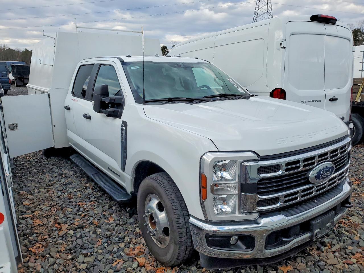 2024 Ford F350 Super Duty - Фото 4