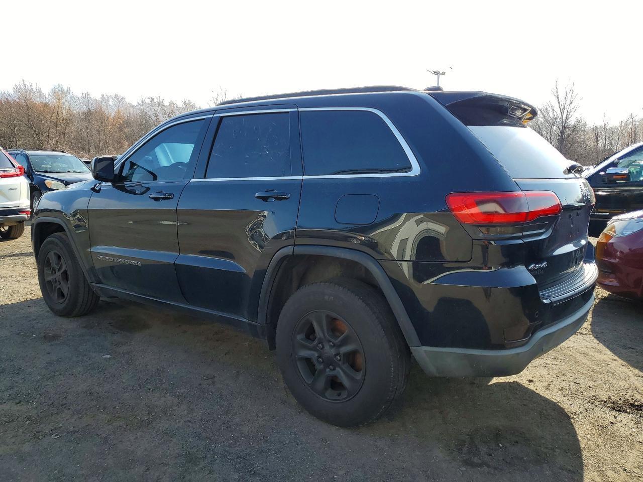 2017 Jeep Grand Cherokee Laredo - Фото 2