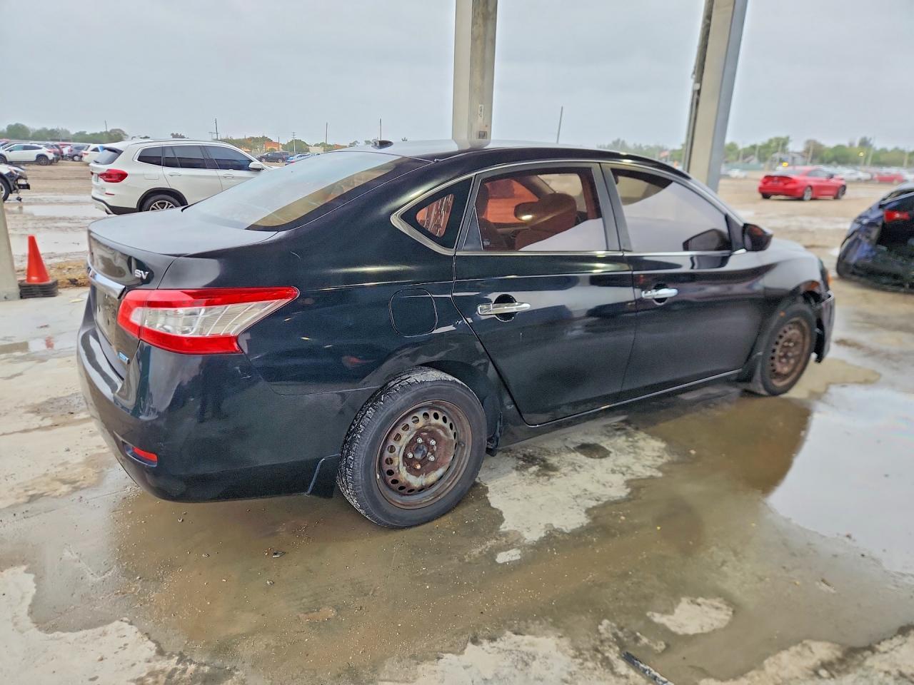 2013 Nissan Sentra S - Фото 3