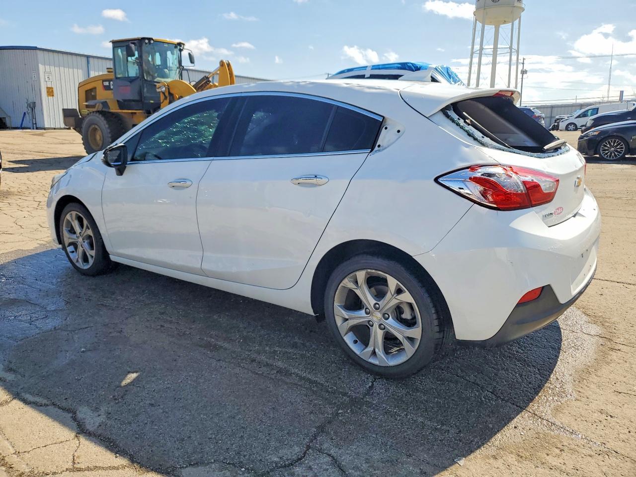 2018 Chevrolet Cruze Premier - Фото 2
