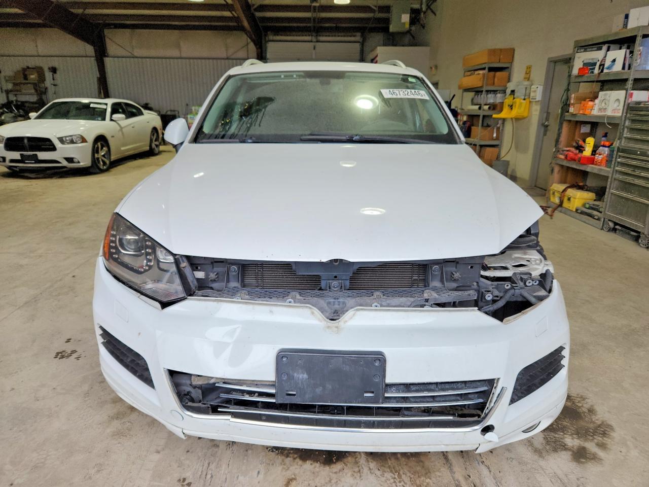 2014 Volkswagen Touareg V6 - Image 5