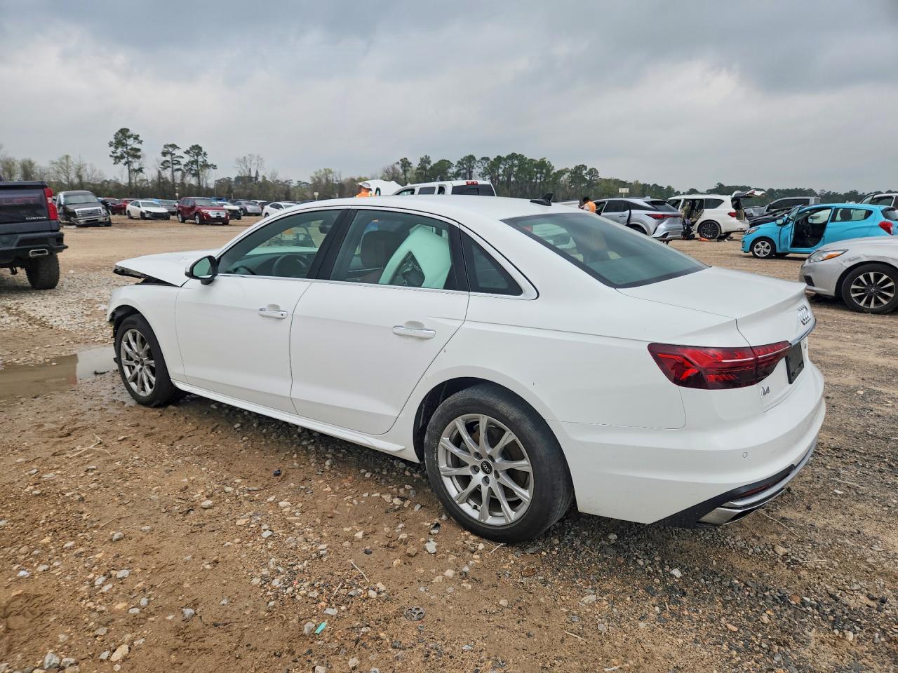 2021 Audi A4 Premium 40 - Фото 2