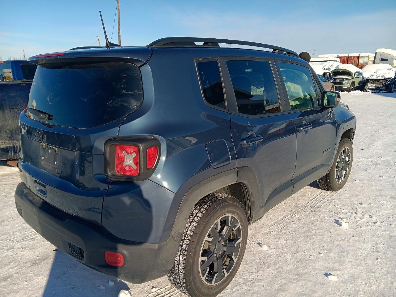 2023 Jeep Renegade Latitude - Image 3