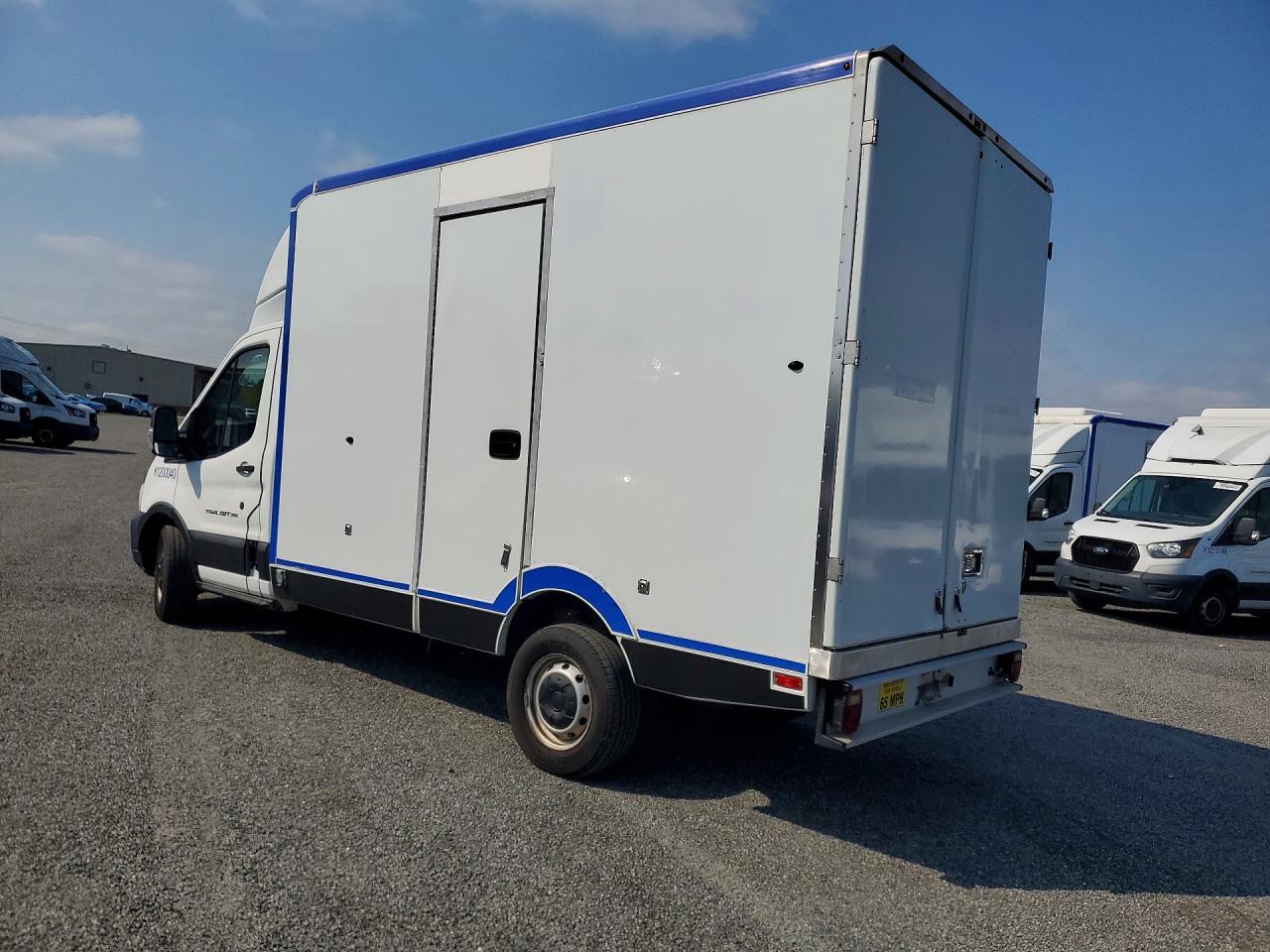 2020 Ford Transit Delivery Truck - Фото 2