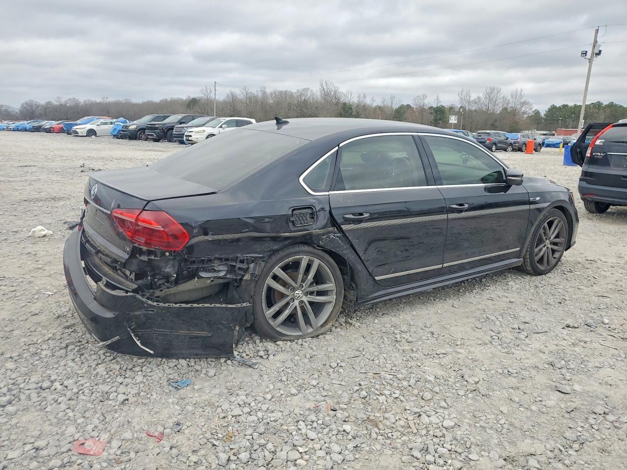 2017 Volkswagen Passat R-Line - Фото 3