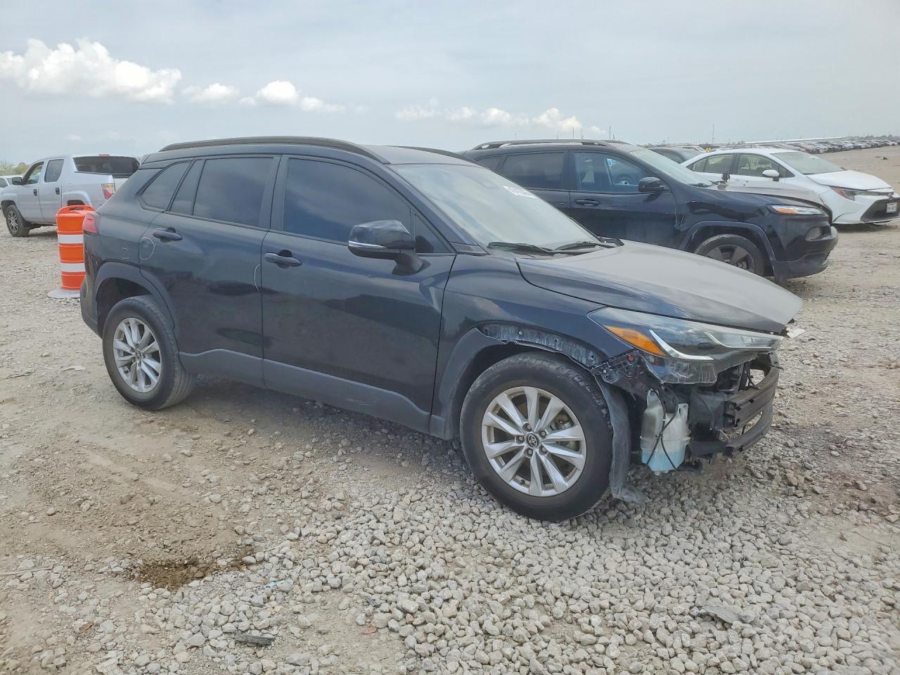 2023 Toyota Corolla Cross Le - Фото 4