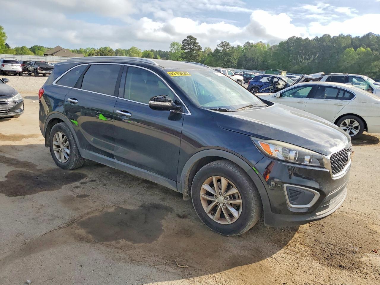 2016 Kia Sorento Lx - Image 4
