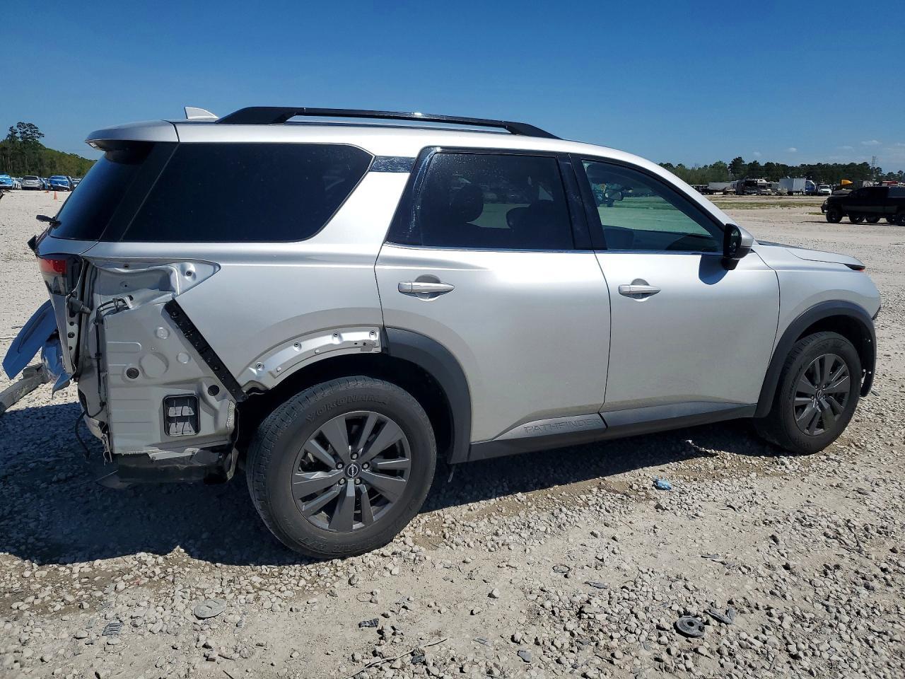 2023 Nissan Pathfinder Sv - Image 3