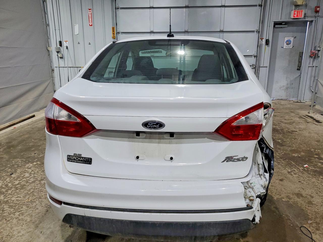 2015 Ford Fiesta Se - Фото 6