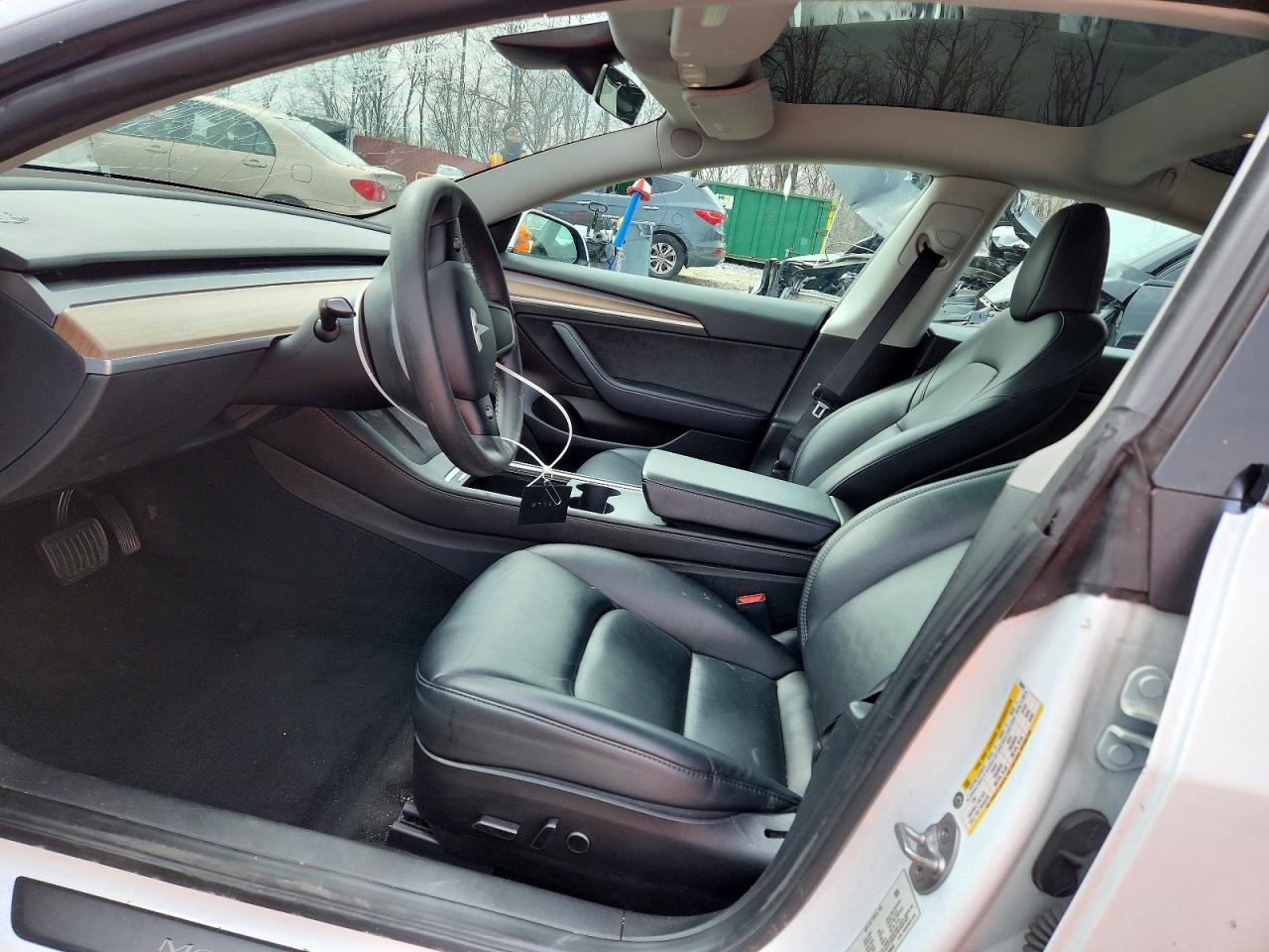 2023 Tesla Model 3 - Image 7
