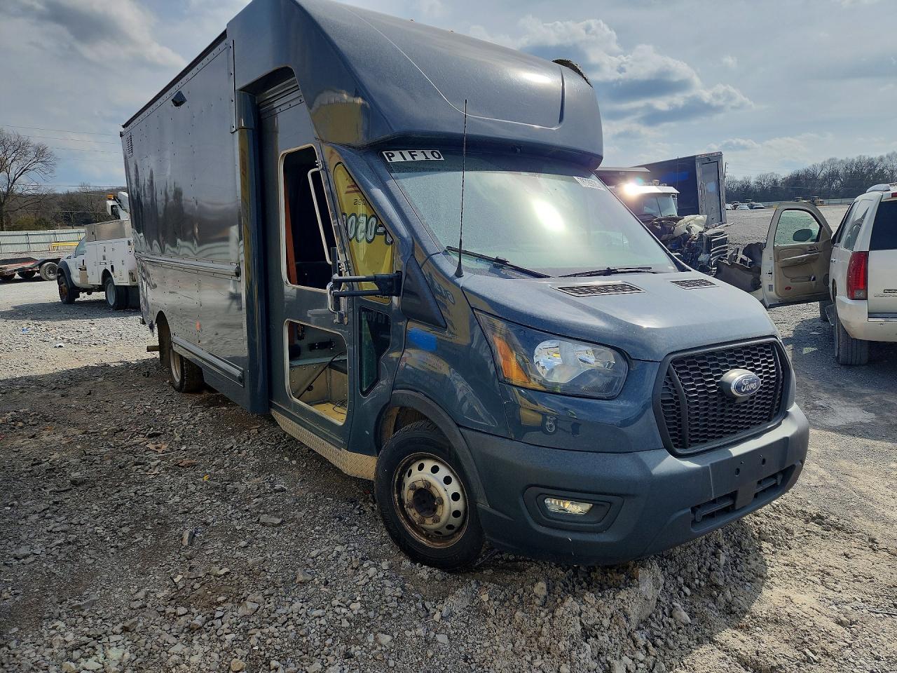 2022 Ford Transit Delivery Truck - Фото 4