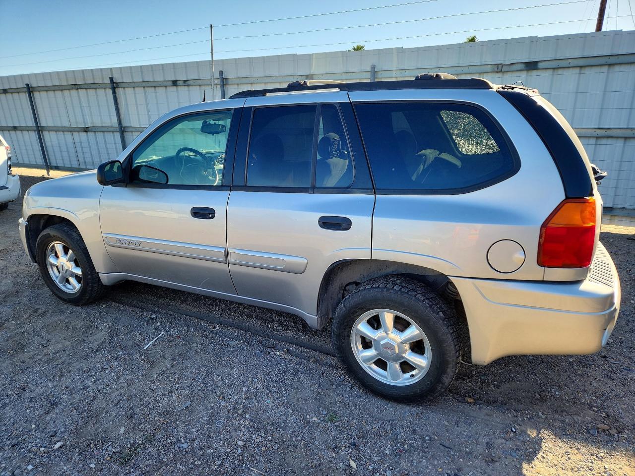2005 GMC Envoy - Фото 2