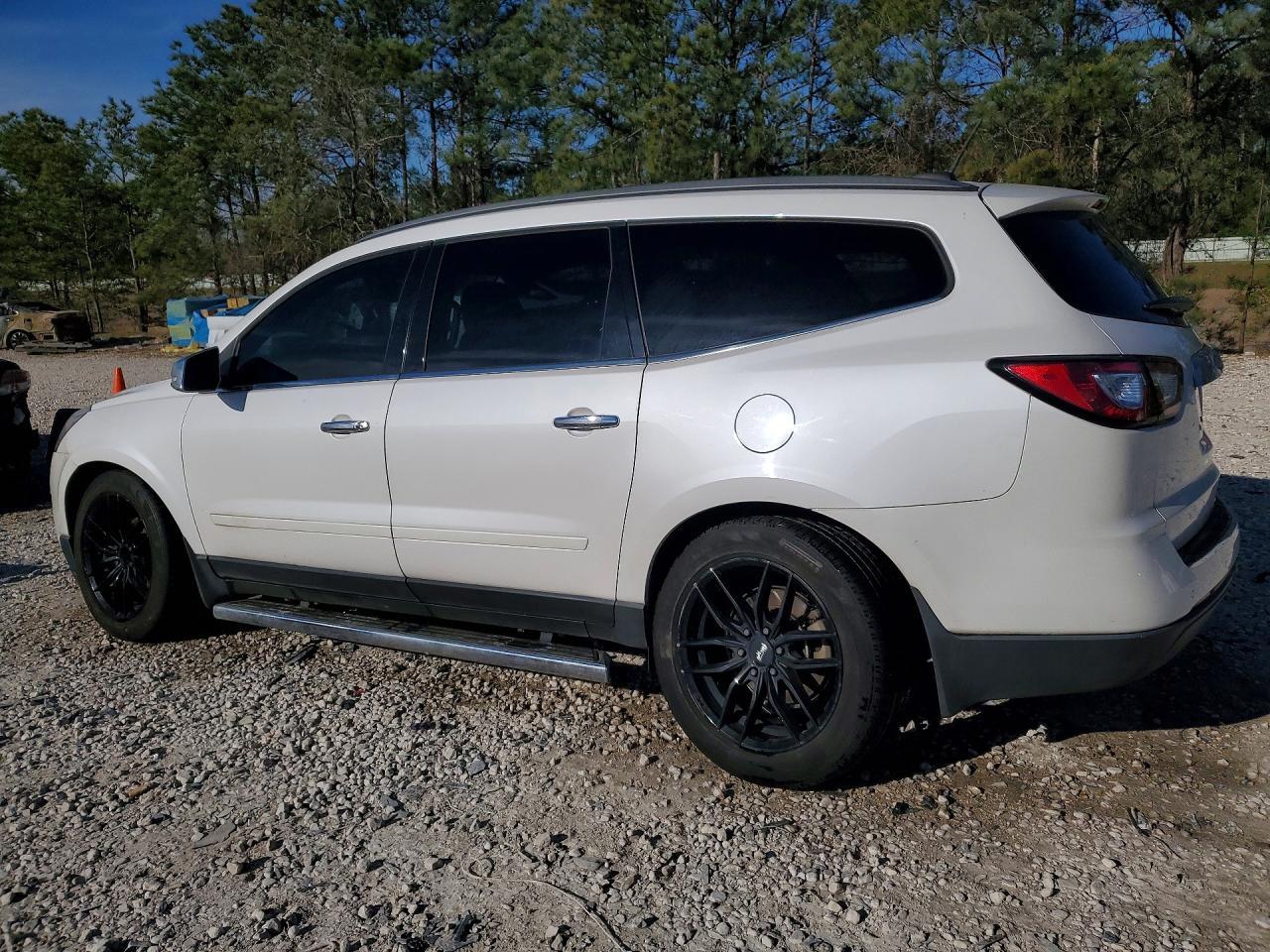 2016 Chevrolet Traverse Lt - Фото 2