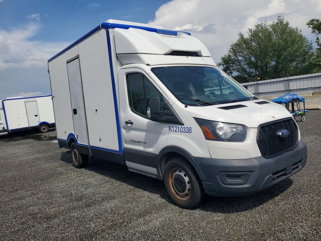 2022 Ford Transit Delivery Truck - Image 4