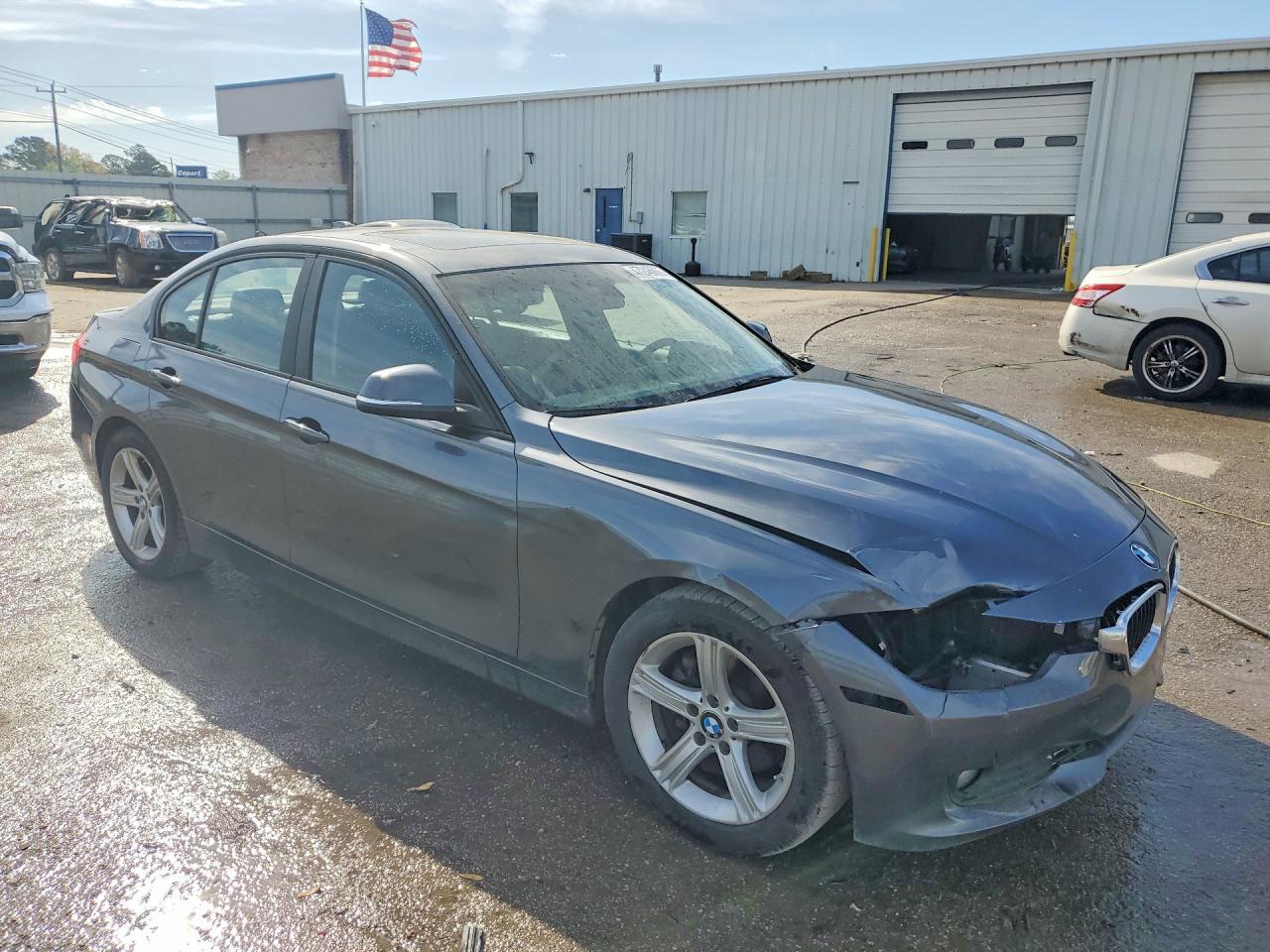 2013 BMW 320 I - Image 4
