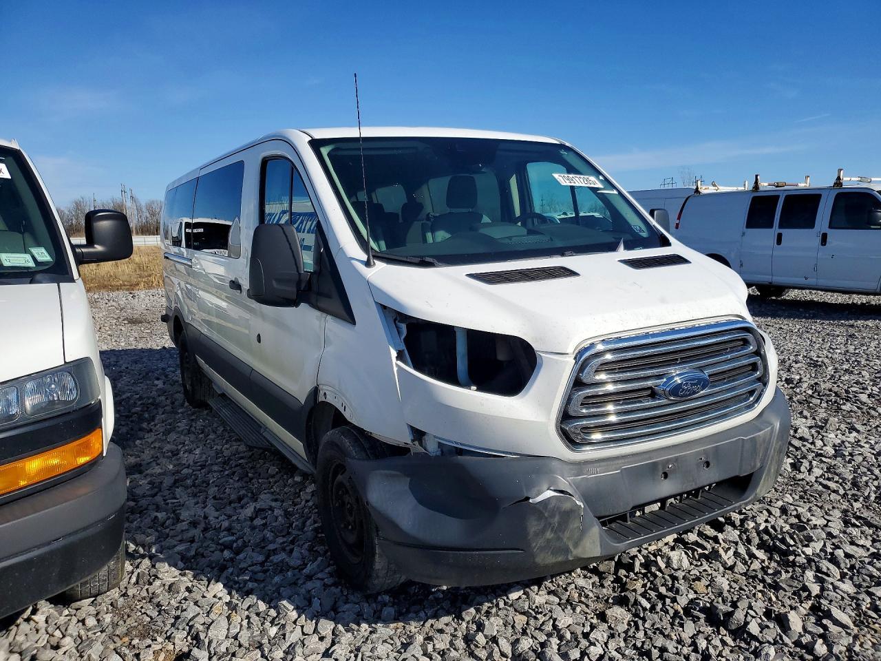 2015 Ford Transit T-350 - Фото 4