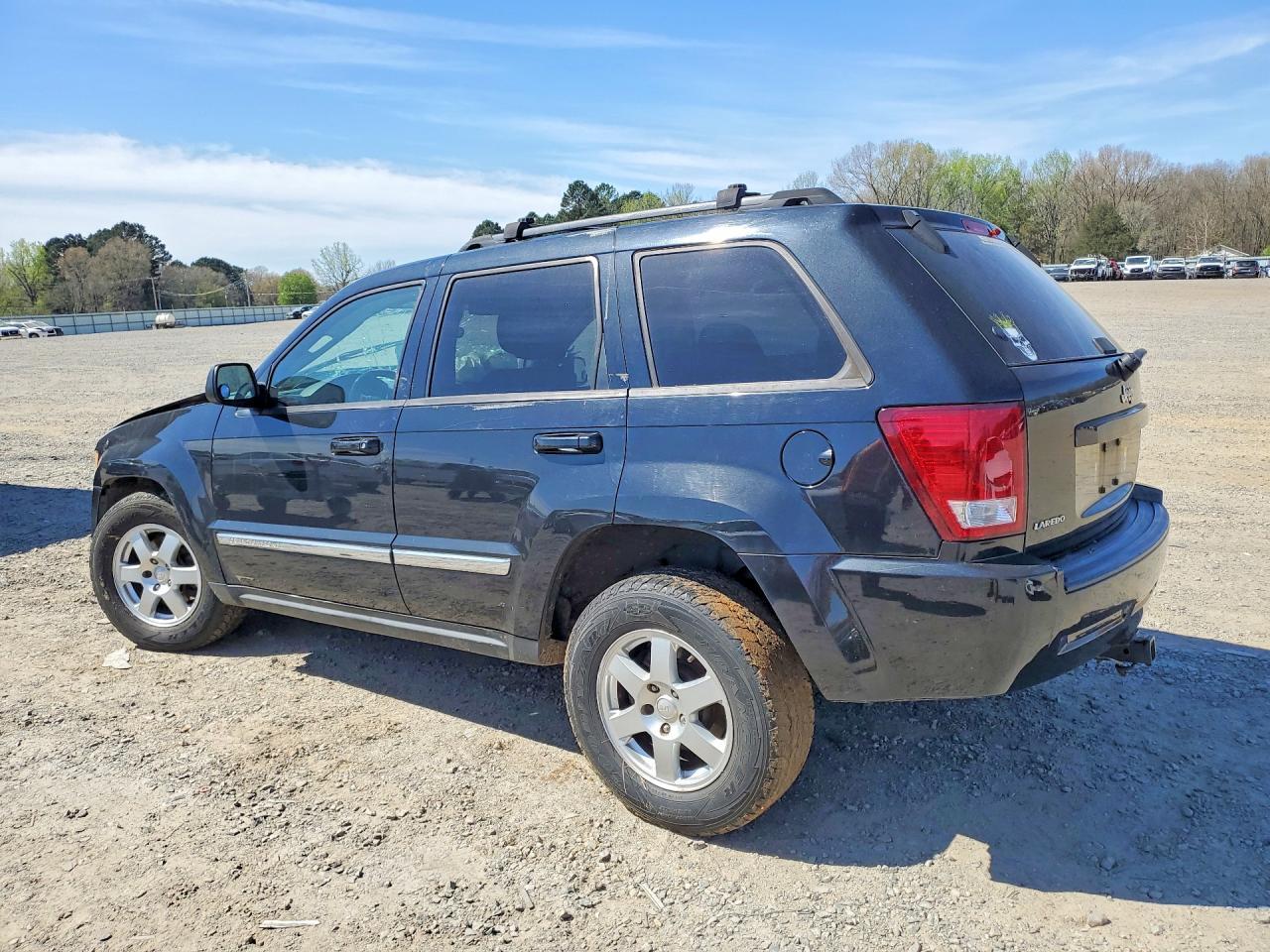 2010 Jeep Grand Cherokee Laredo - Image 2