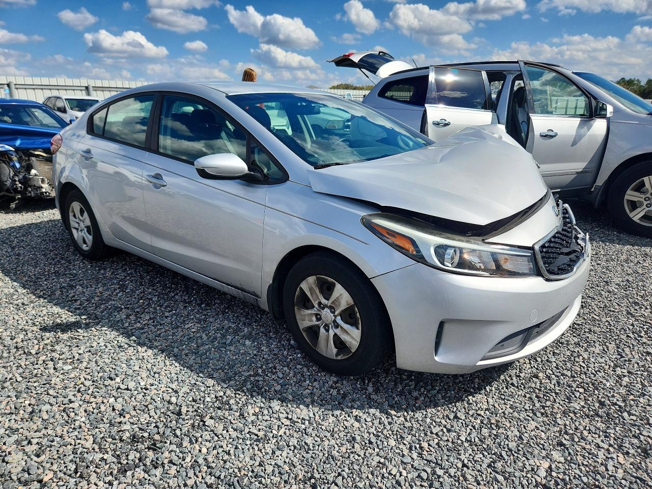 2017 Kia Forte Lx - Image 4