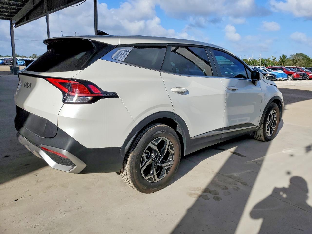 2025 Kia Sportage Lx - Image 3