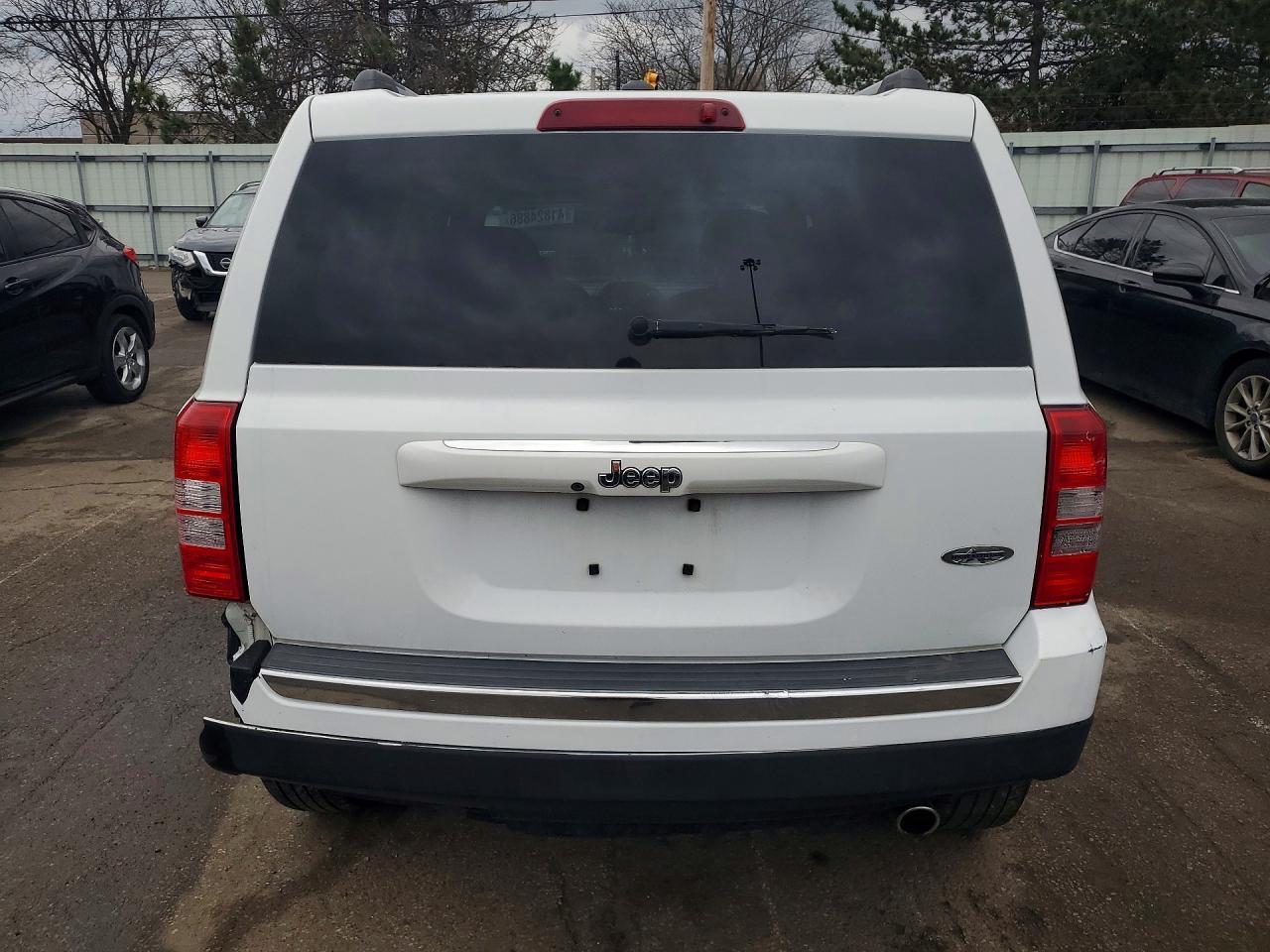 2016 Jeep Patriot Latitude - Image 6