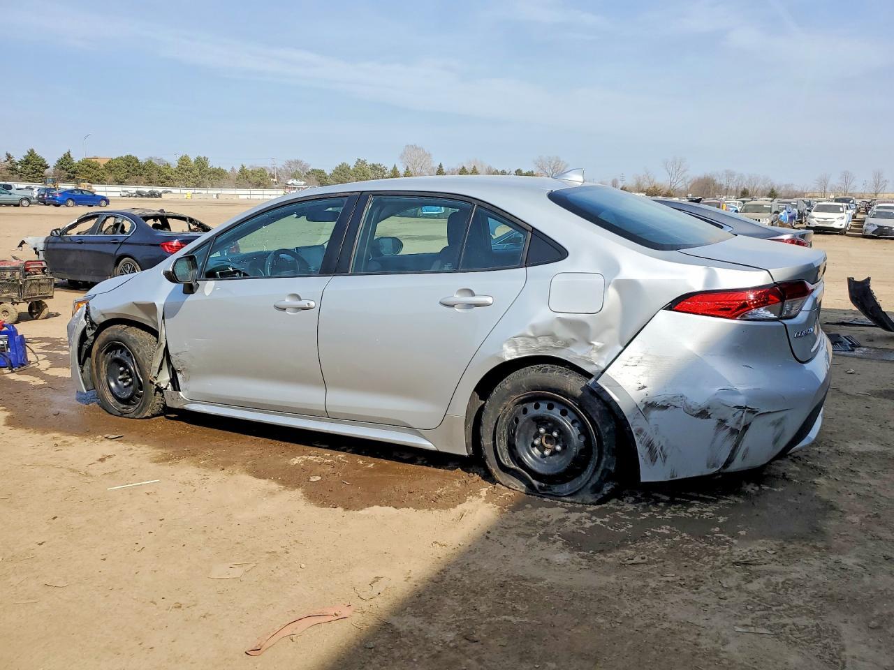 2021 Toyota Corolla Le - Image 2