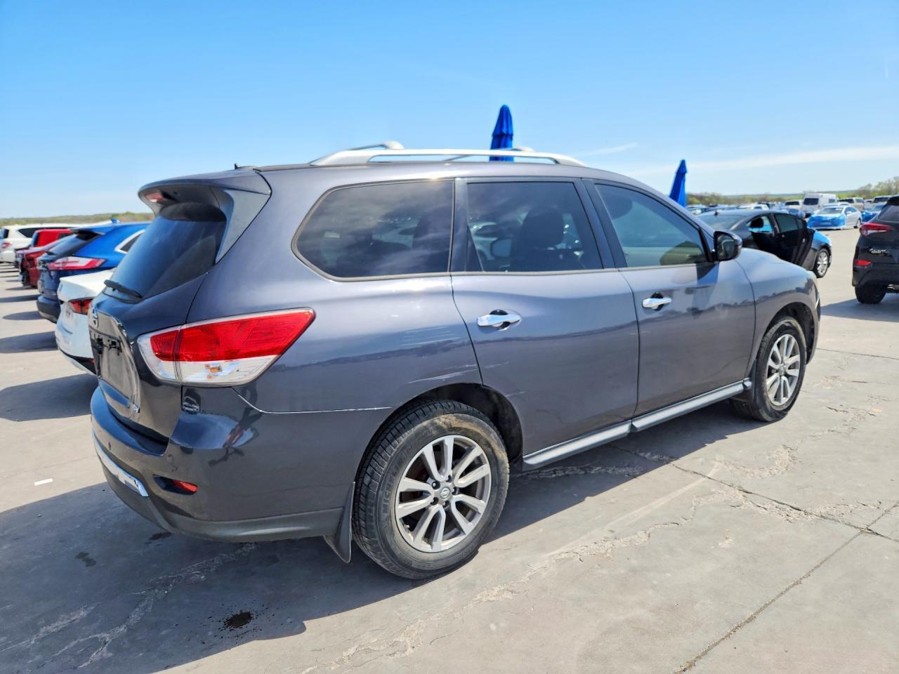 2013 Nissan Pathfinder S - Фото 3