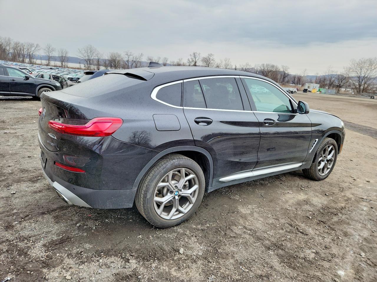 2024 BMW X4 xDrive30I - Image 3
