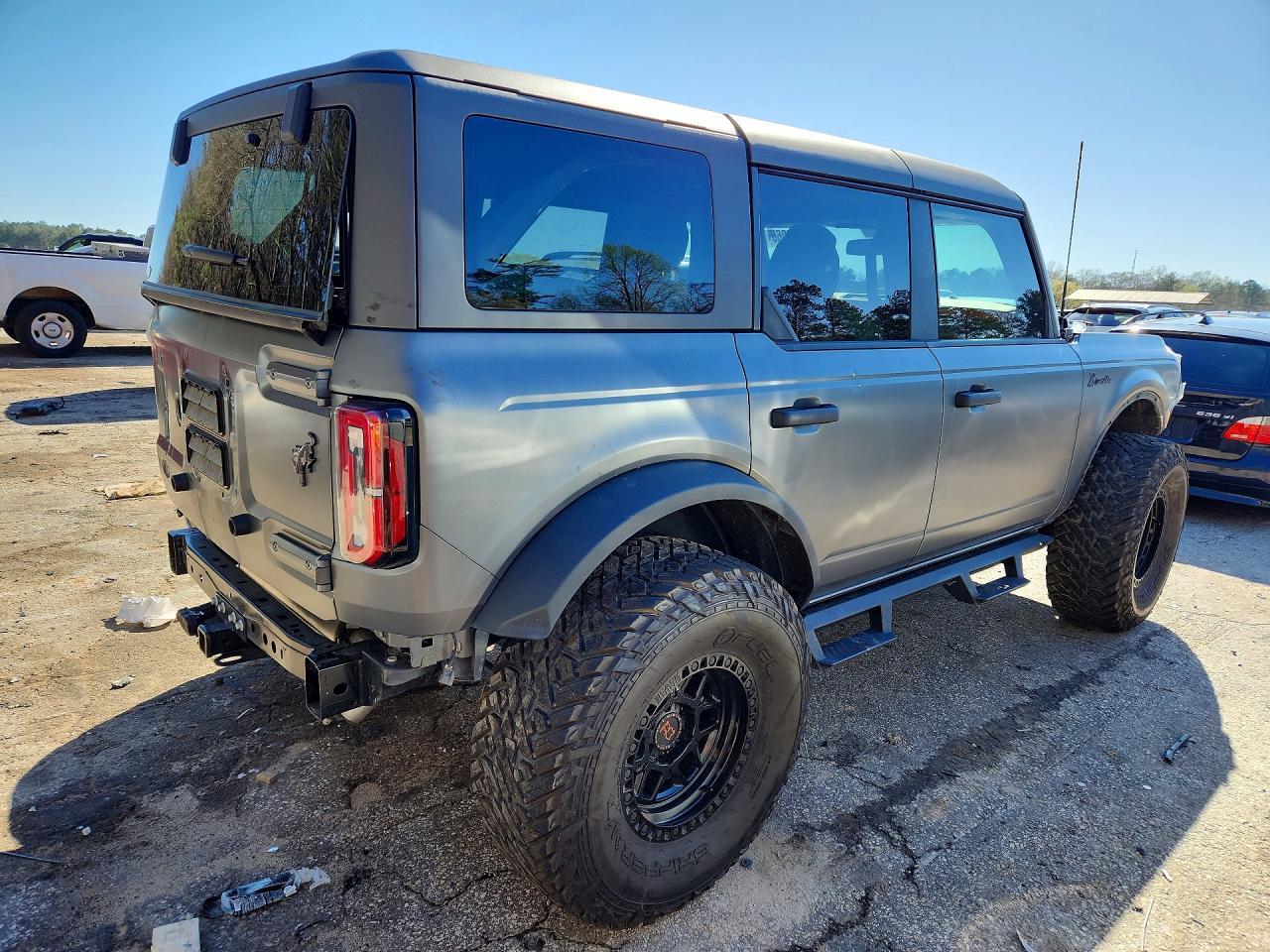 2023 Ford Bronco Base - Фото 3