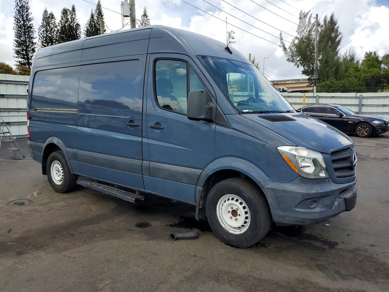 2018 Mercedes Benz Sprinter 2500 Delivery Van - Фото 4