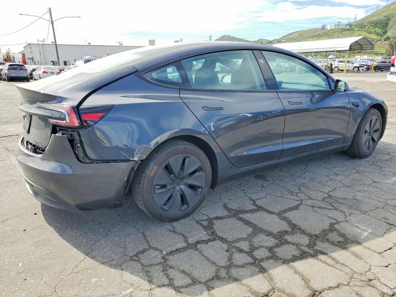 2024 Tesla Model 3 - Image 3