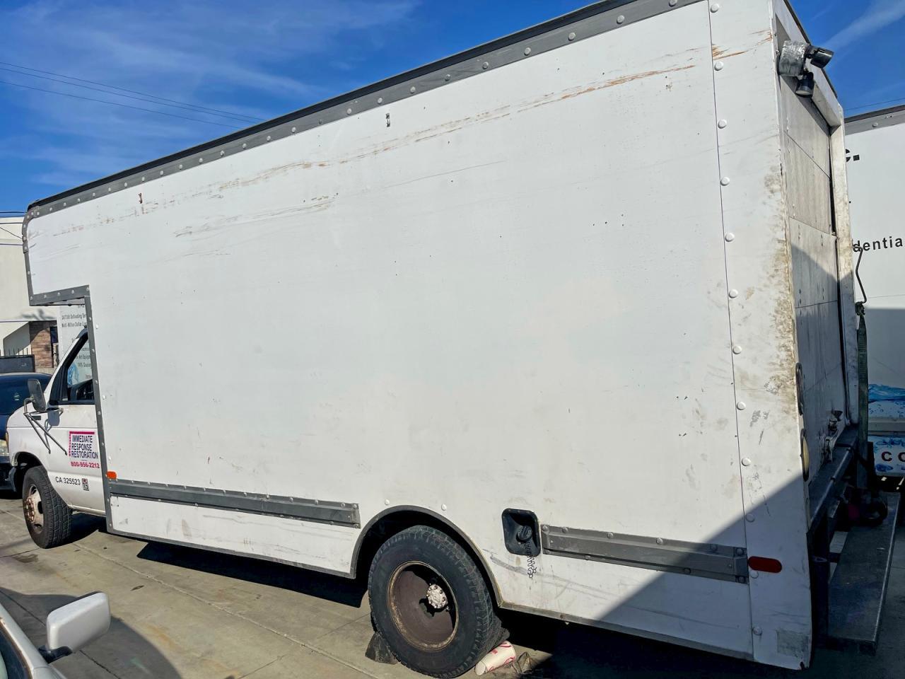 1995 Ford Econoline - Trucks Box Truck - Image 3