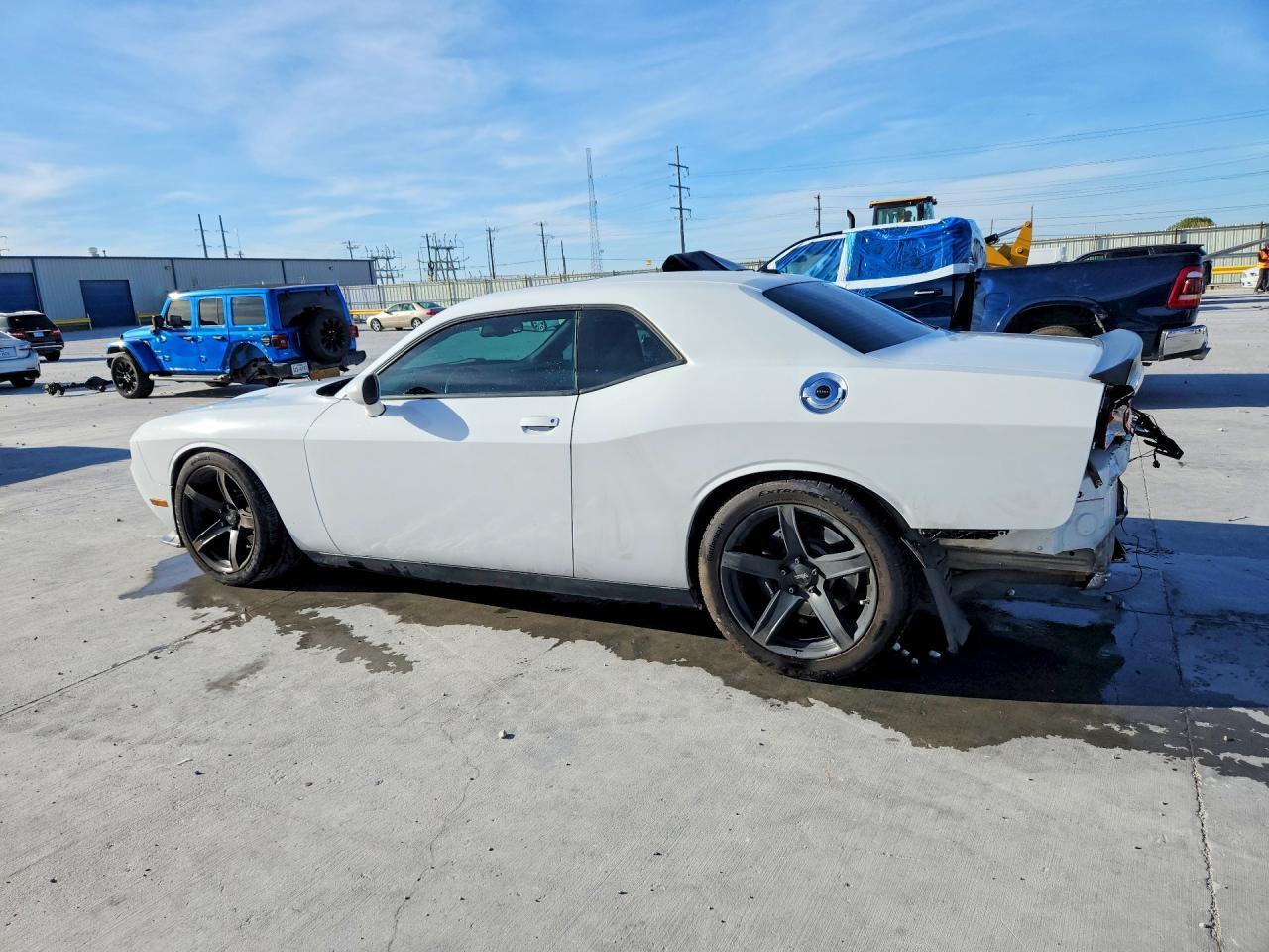 2014 Dodge Challenger Srt8 Core - Image 2