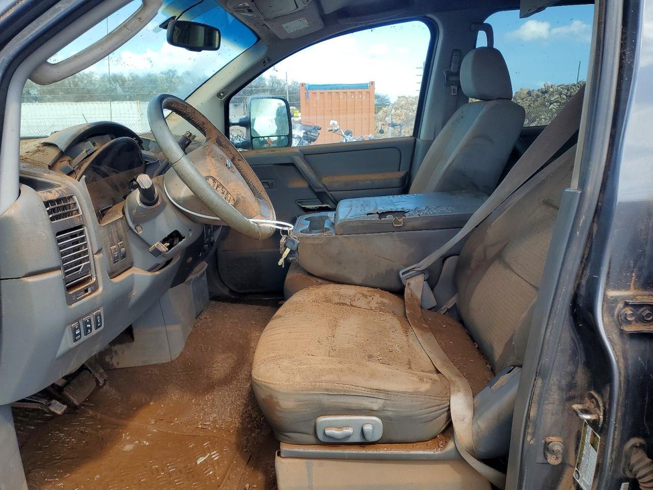 2007 Nissan Titan - Image 7