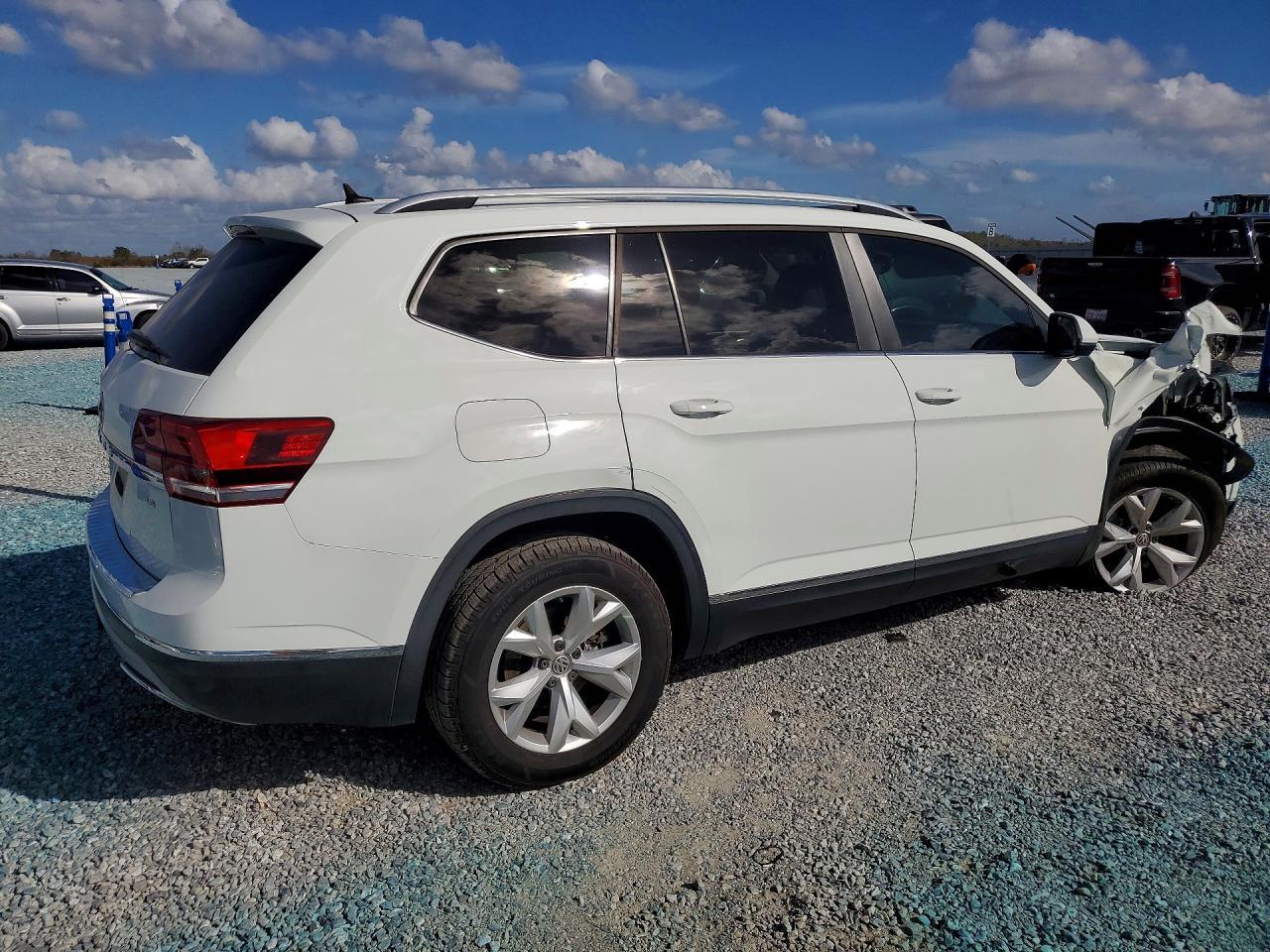 2018 Volkswagen Atlas Sel - Image 3