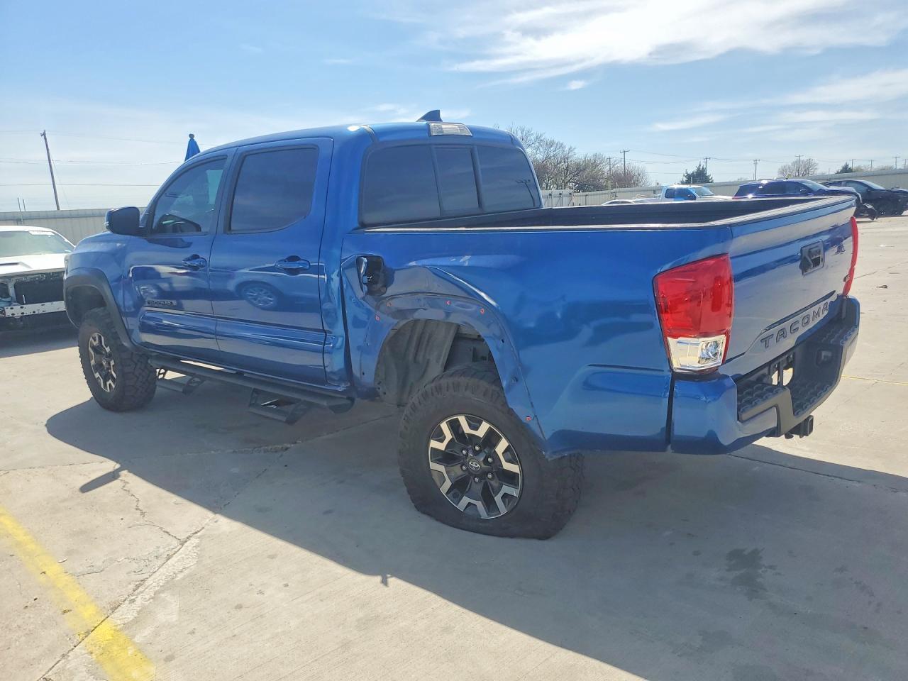 2016 Toyota Tacoma - Image 2