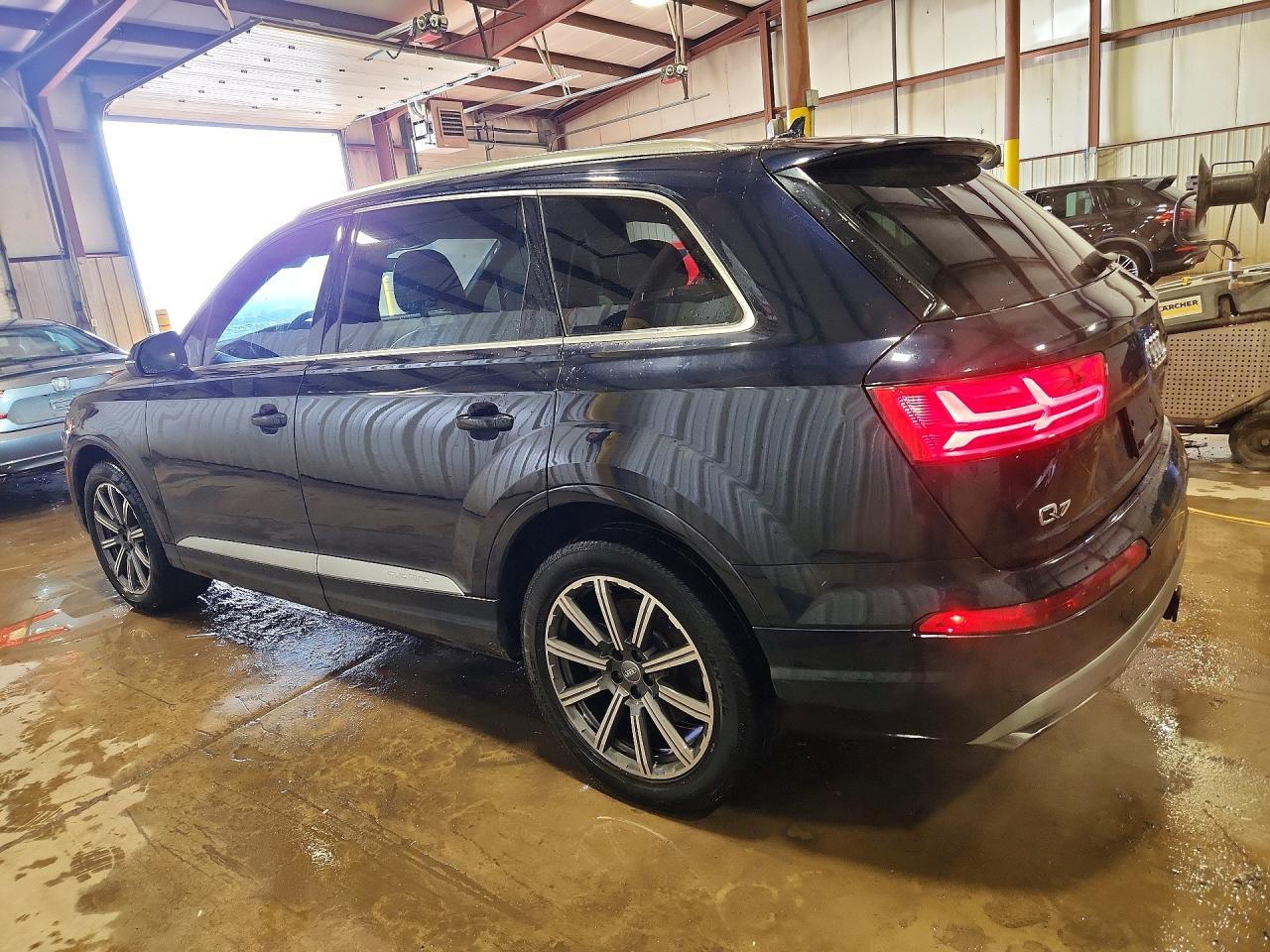 2017 Audi Q7 Premium Plus - Image 2