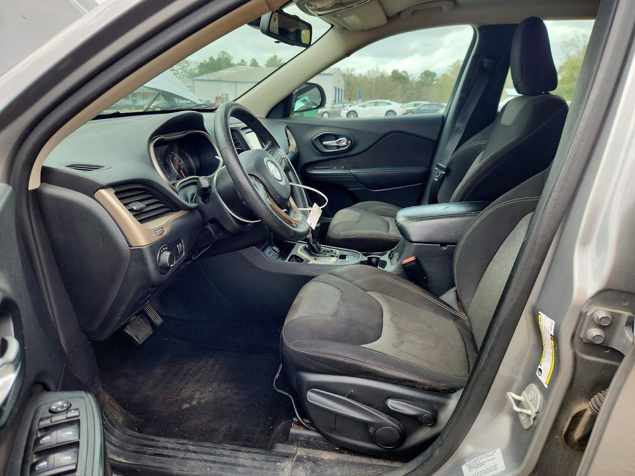 2016 Jeep Cherokee Sport - Image 7