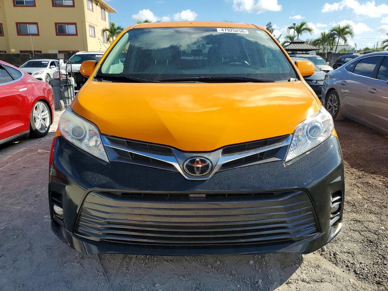 2019 Toyota Sienna Xle 8-Passenger - Image 5